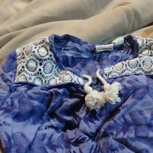 Roxy Girl Blouse - Picture 3 of 5